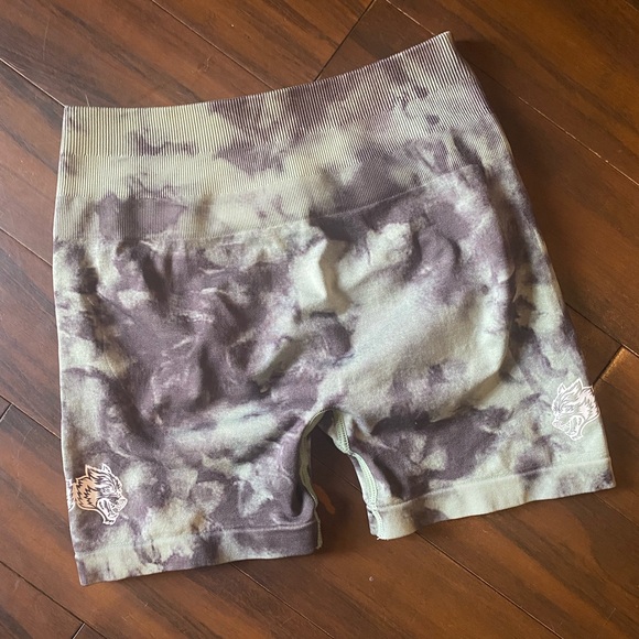 DARCSPORT SHE tie dye scrunch short - Picture 1 of 3